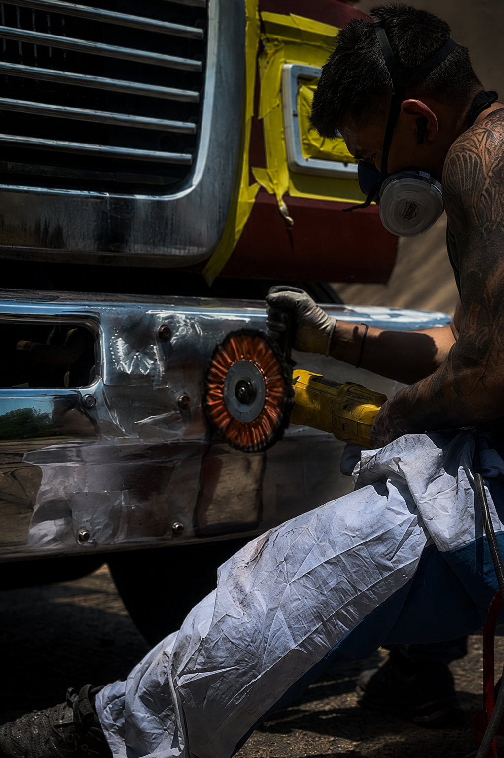 Metal polishing aluminum on a truck